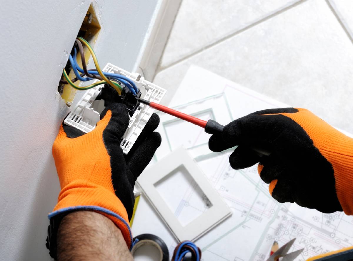Electricians in Ashfield Stowmarket and Suffolk Electricians in Ashfield Stowmarket and Suffolk